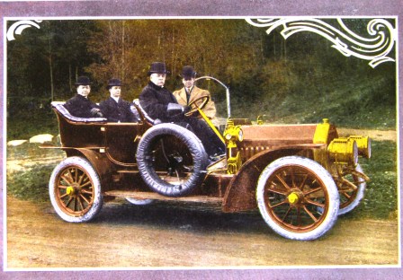 The McLaughlin Realty Company, promotional brochure for Laurelhurst circa 1907. Laurelhurst Community Club records, Special Collections, UW Library. The man standing behind the car may be the McLaughlin's British chauffeur who drove clients to see the new Laurelhurst development.