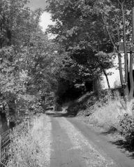 This view of Melrose Place North was captured by photographer Werner Lenggenhager in 1955. He titled the photo