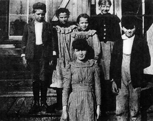 Maple Leaf school Fischer and Ohland families in 1898