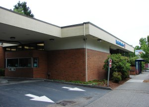 Bank of America drive-through in Wedgwood