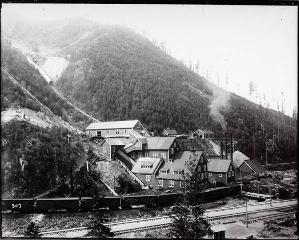 Silver Mill in Gem, Idaho, in the 1890s. Photo courtesy of University of Idaho Special Collections and Archives, Item number 8-X00307.