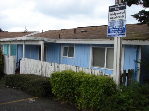 Wedgewood Apts behind Zaw Pizza