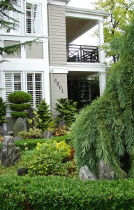 Samuel Hayes built his own home at Sand Point Country Club in 1940. The house was remodelled in 2001 with the addition of a second floor.