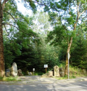 The entrance to Meadowbrook Pond is on 35th Ave NE at about NE 107th Street and has stone markers.