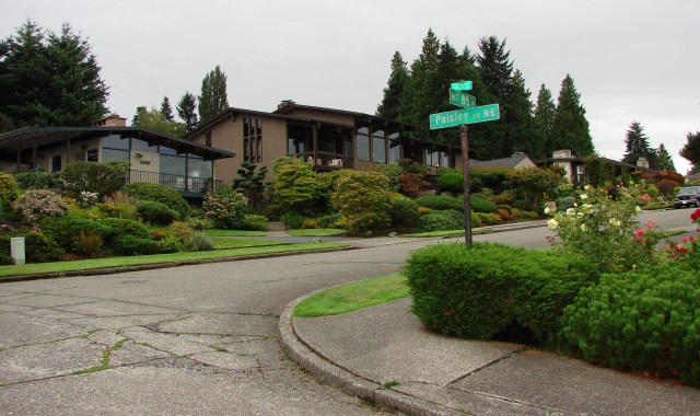 These houses on NE 85th Street were the first to be built in Inverness in 1954-55. At that time there was no exit to Sand Point Way NE. Inverness could only be reached from the north, via NE 95th Street and 45th Ave NE.