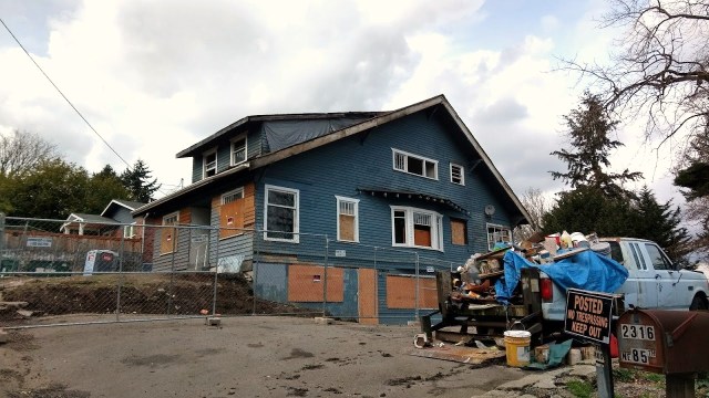 As of February 2017 the Blue House is boarded up.