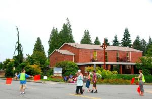 Crossing 80th at W Pres