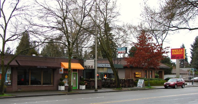 Wells Fargo block on 35th Ave NE