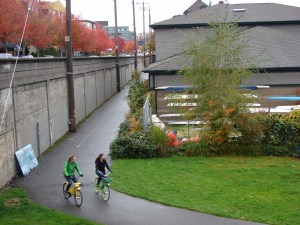B-G Trail along N 34th Street in Fremont.Autumn 2017