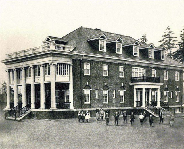 Childrens Home Brown Hall built 1908.Asahel Curtis 1909 photo in UW Special Collections #13459